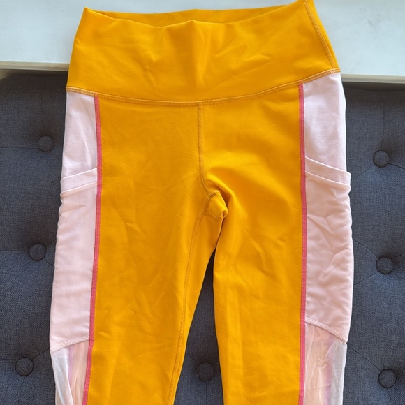 Fabletics power hold matching set - Picture 4 of 6